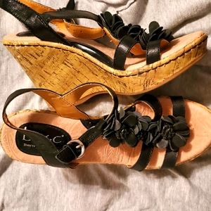 Born (B.O.C.) High-heeled Wedge Sandals, Black, Size 7.5